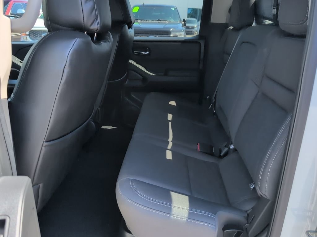 Used 2023 Nissan Frontier SV w/ SV Convenience Package image 11