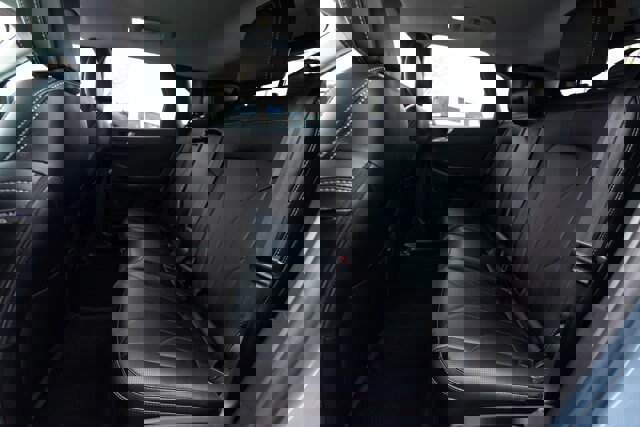 Certified 2025 Ford Escape Platinum w/ Premium Technology Package image 9