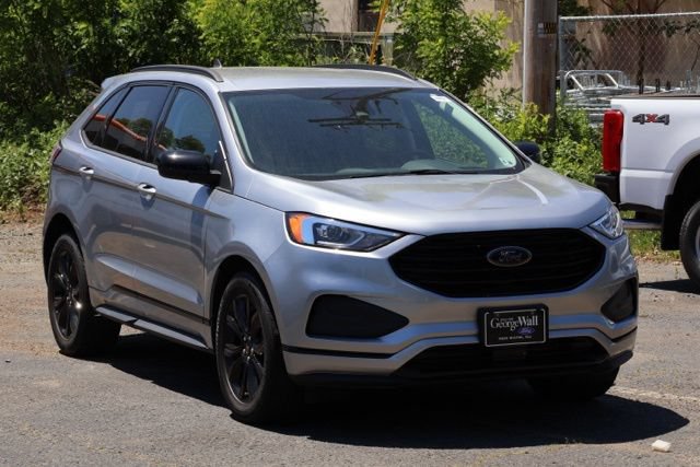 Certified 2022 Ford Edge SE w/ Black Appearance Package AWD/4WD image 2