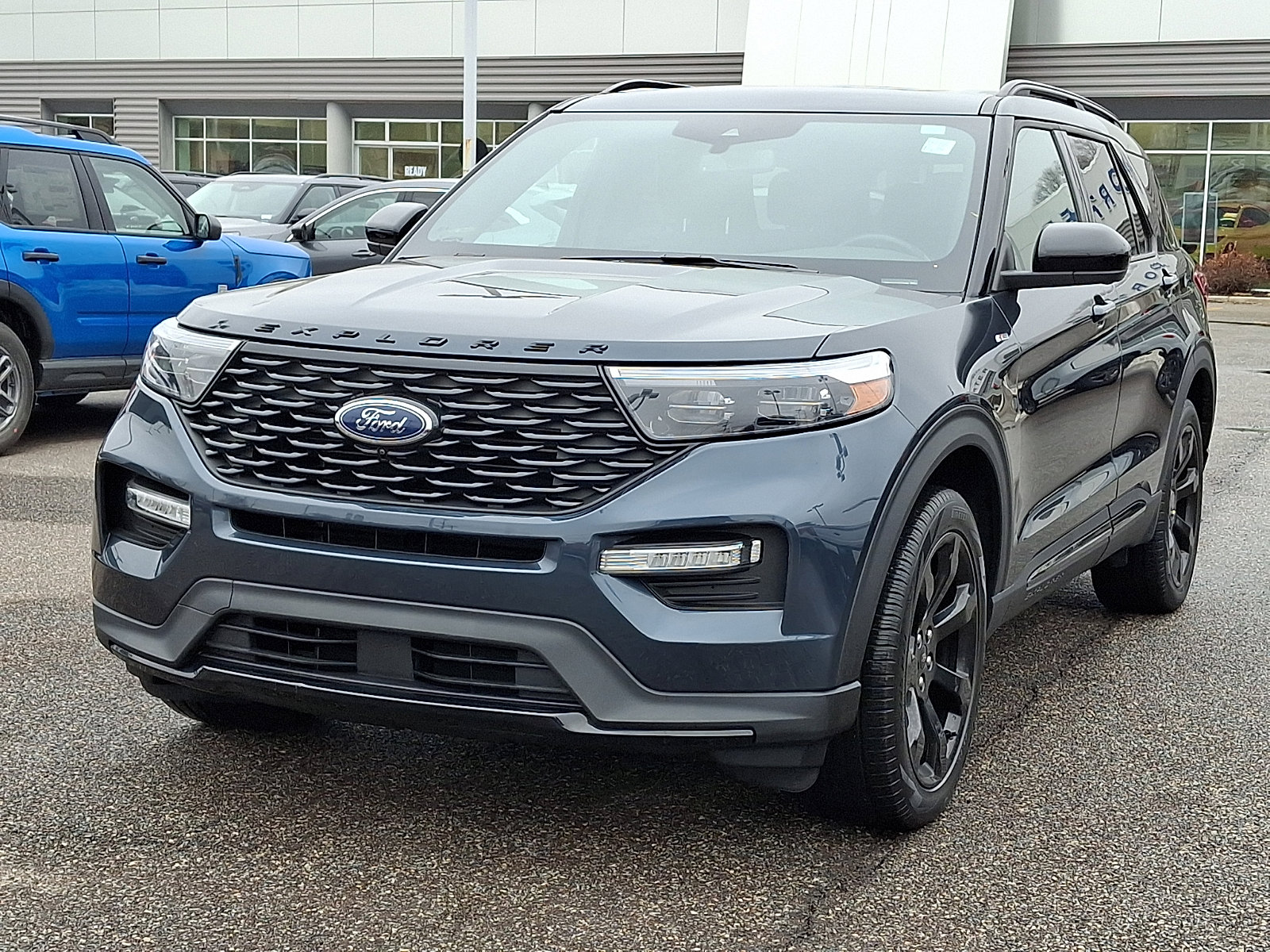 Certified 2022 Ford Explorer ST-Line w/ Class IV Trailer Tow Package image 4