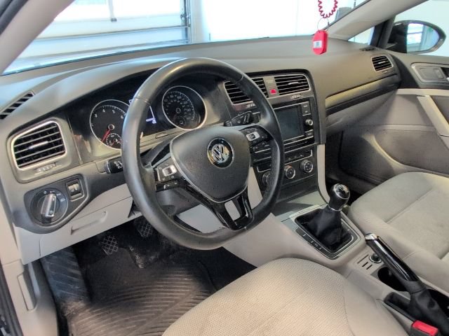 Used 2018 Volkswagen Golf S AWD/4WD image 10