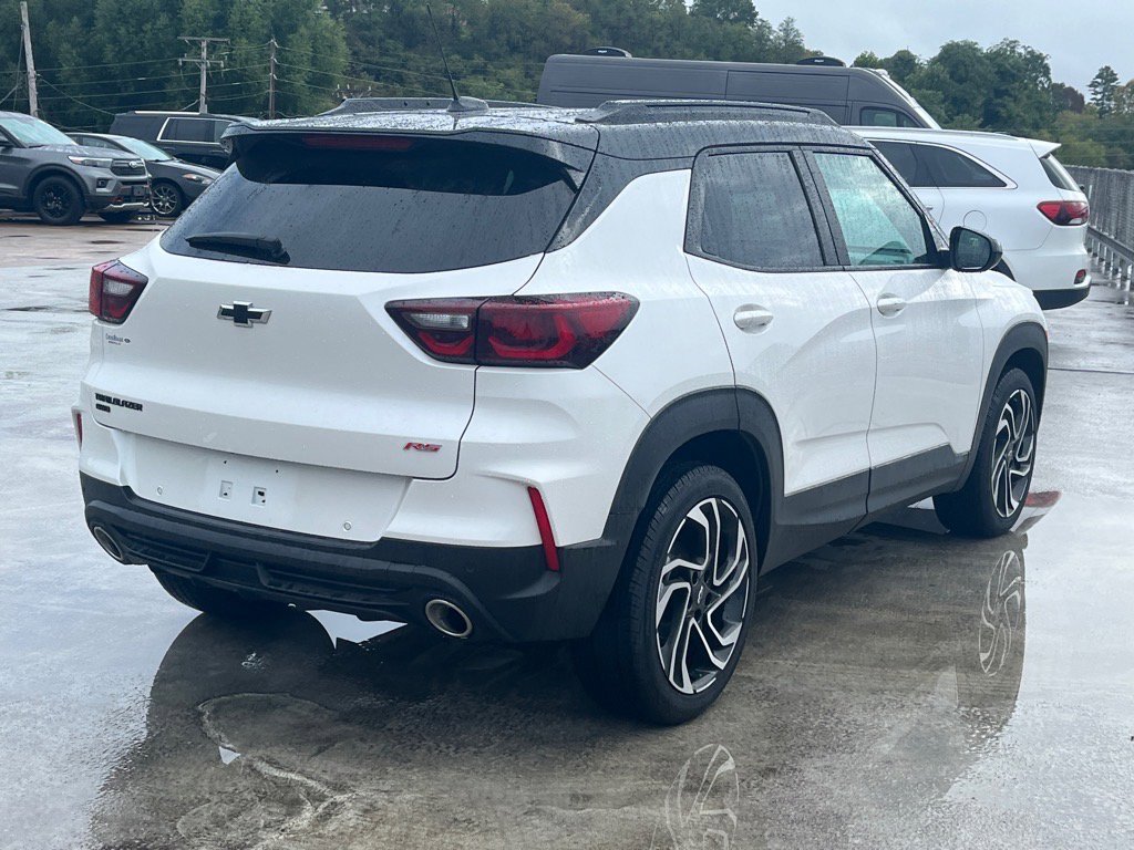 Used 2025 Chevrolet TrailBlazer RS w/ Convenience Package image 3