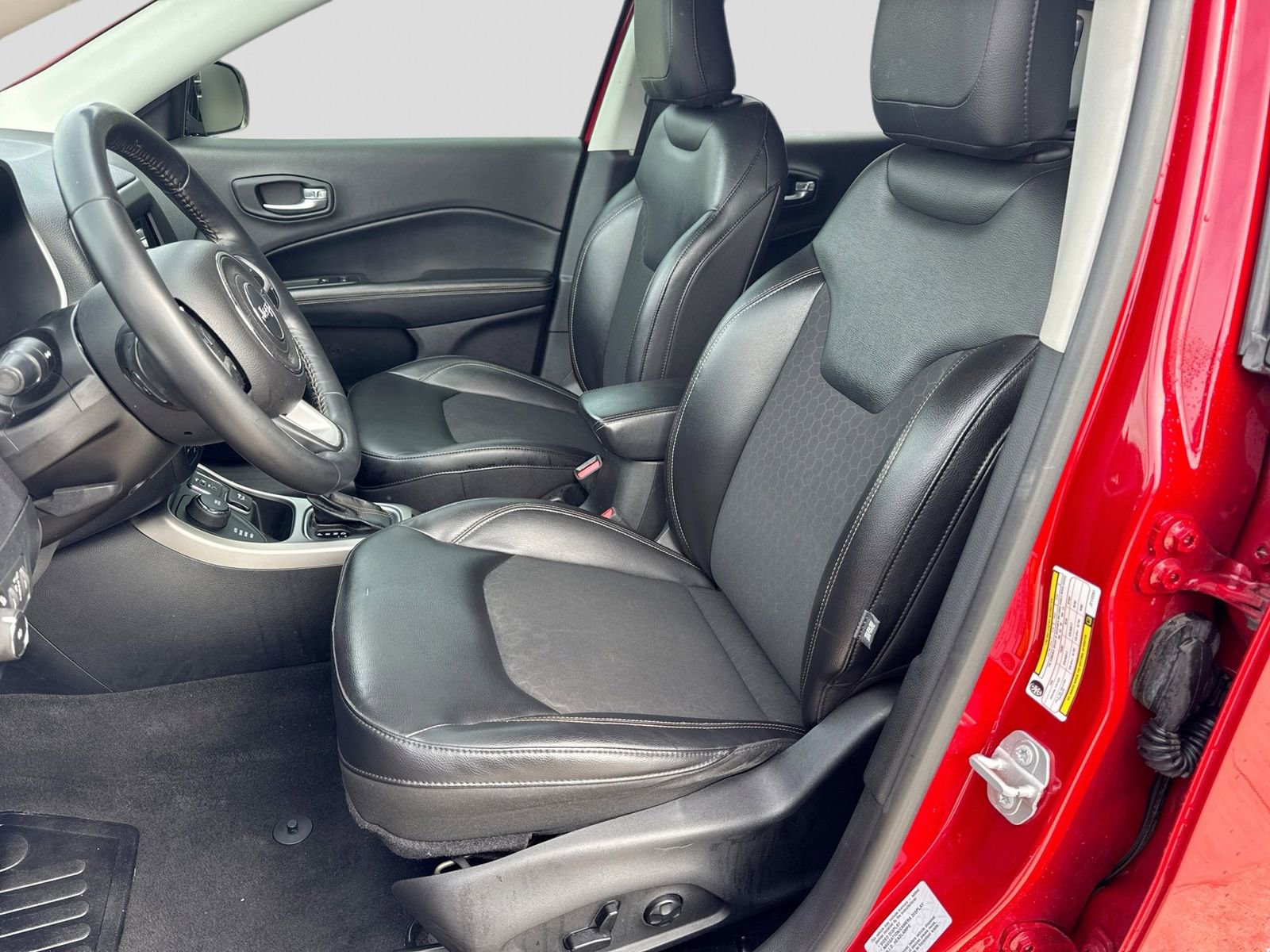 Used 2018 Jeep Compass Latitude w/ Popular Equipment Group AWD/4WD image 17