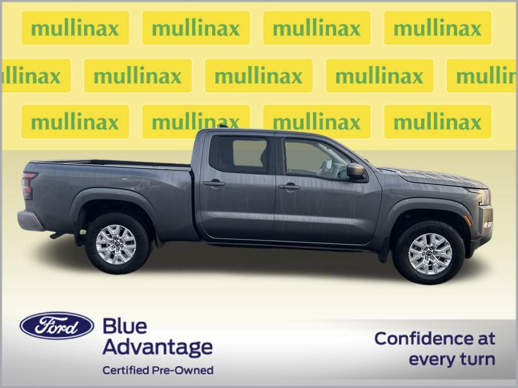 Used 2023 Nissan Frontier SV w/ Technology Package image 2