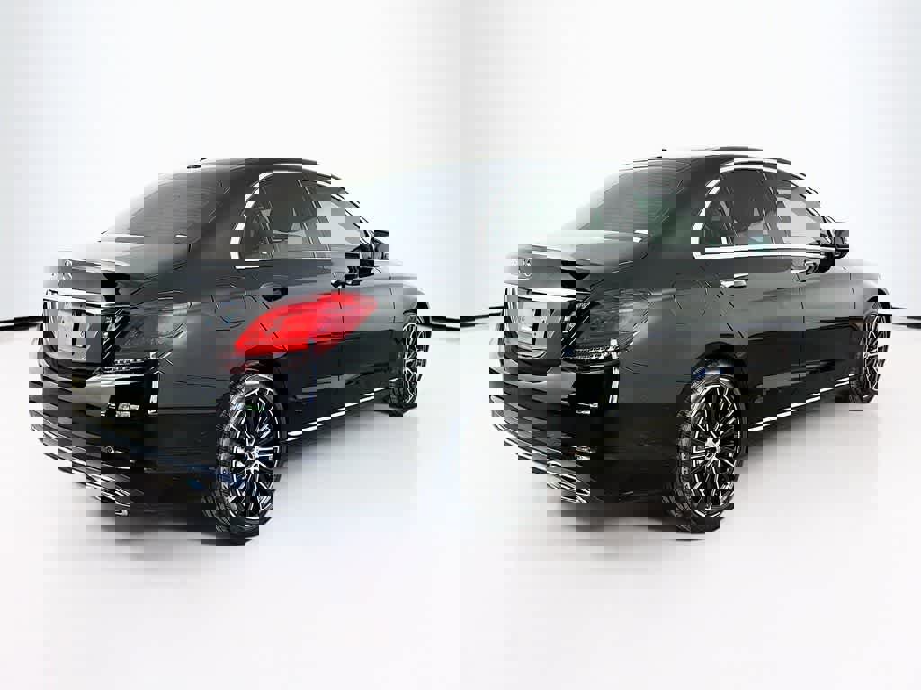 Used 2021 Mercedes-Benz C 300 Sedan image 25