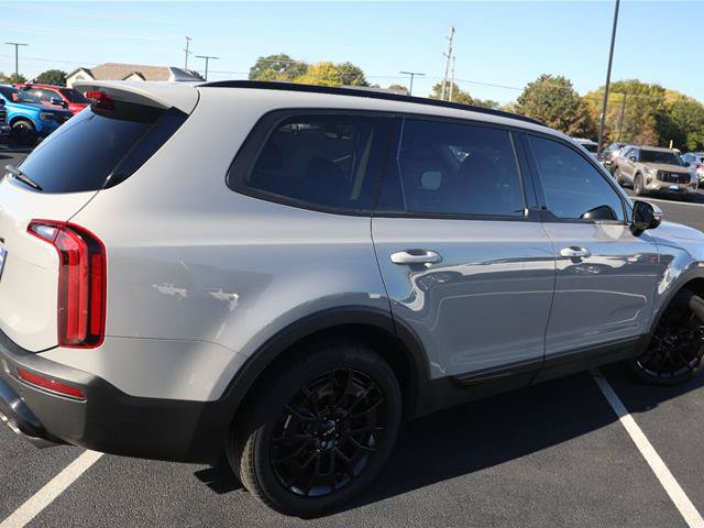 Used 2022 Kia Telluride SX w/ SX Prestige Package AWD/4WD image 2