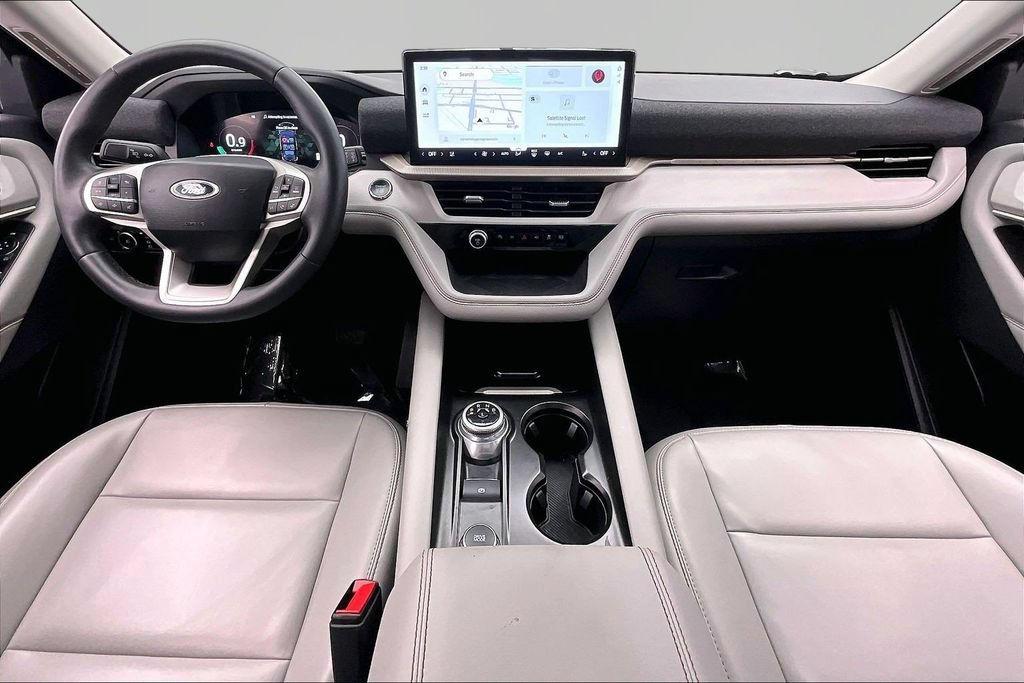 Certified 2025 Ford Explorer Active w/ Active Comfort Package AWD/4WD image 16