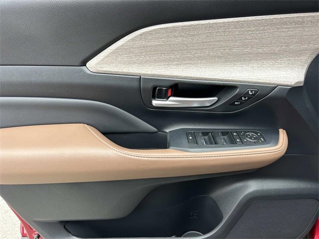 Used 2024 Toyota Grand Highlander Platinum image 32