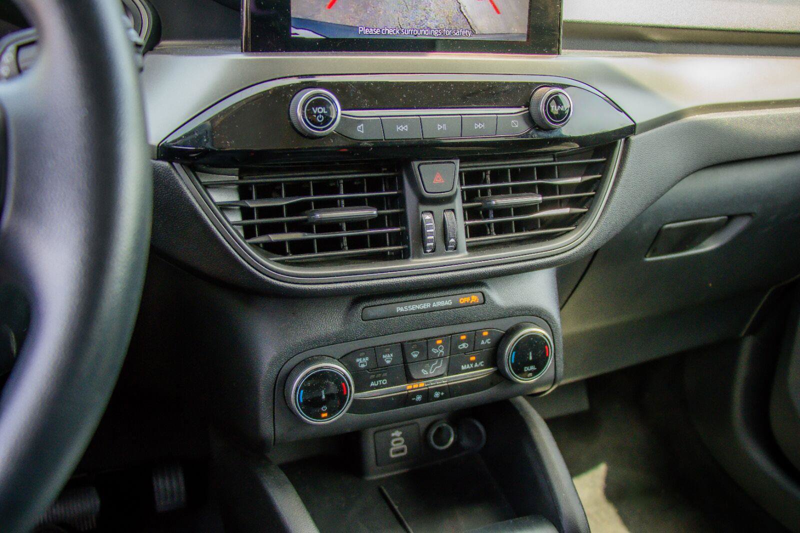 Certified 2025 Ford Escape Active AWD/4WD image 15
