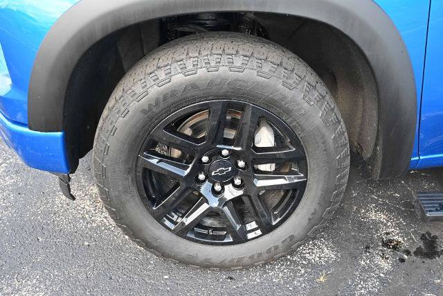 Used 2023 Chevrolet Silverado 1500 RST w/ Z71 Off-Road Package AWD/4WD image 13