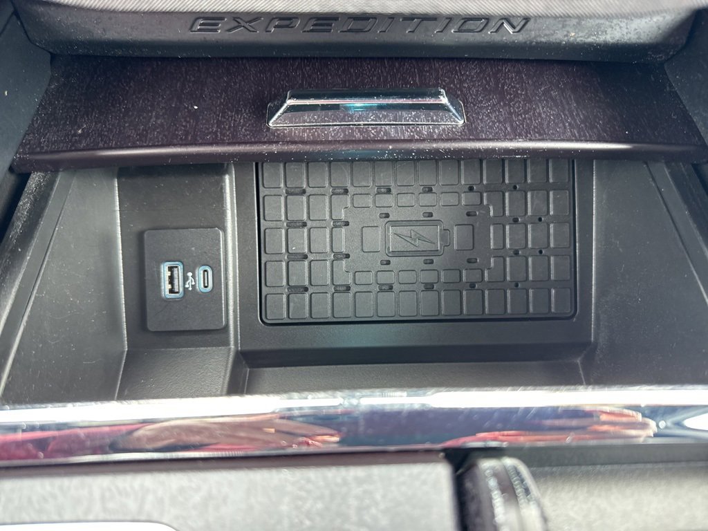 Certified 2023 Ford Expedition Platinum image 18