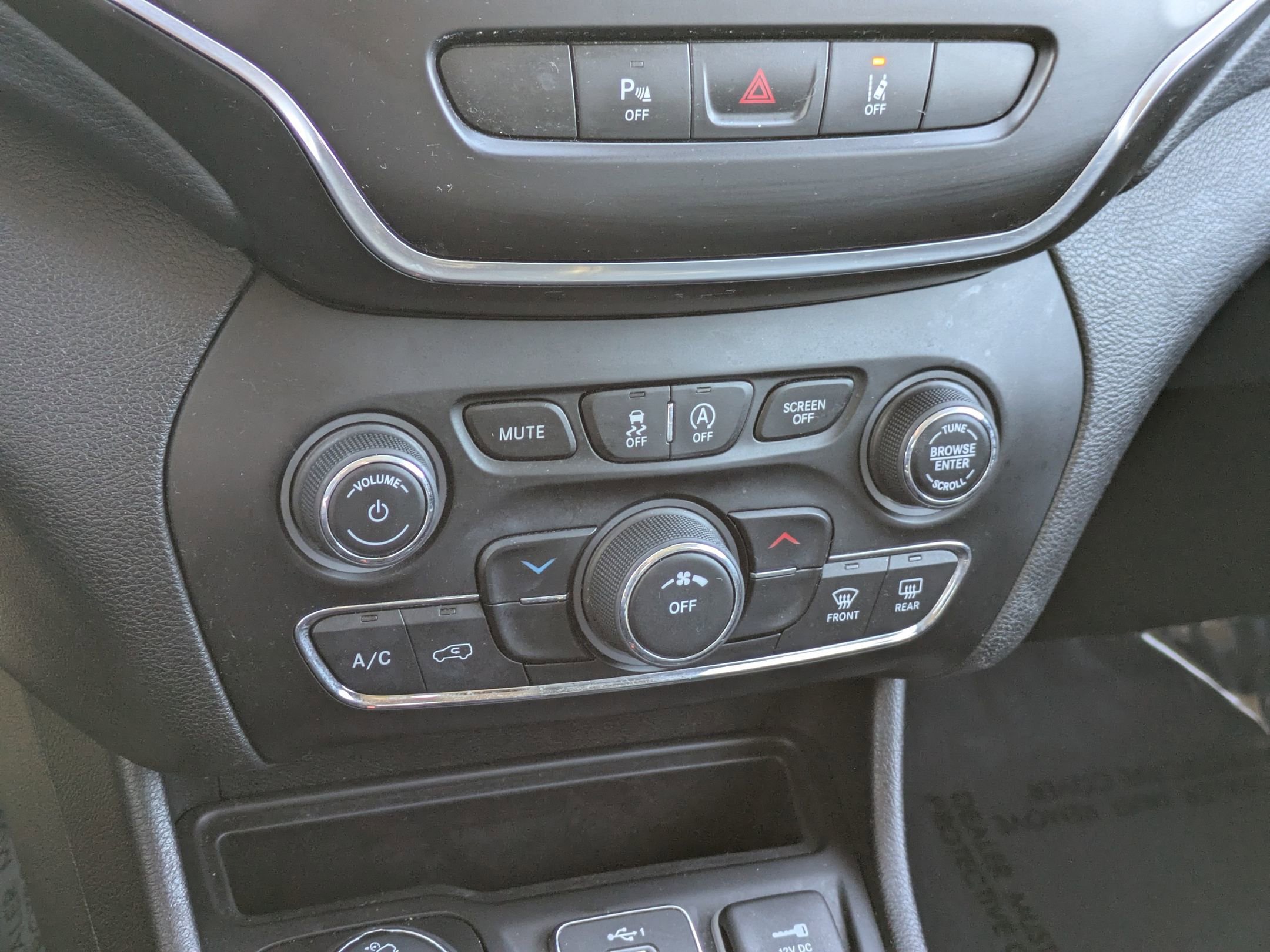 Used 2021 Jeep Cherokee Latitude Lux w/ Trailer Tow Group image 20