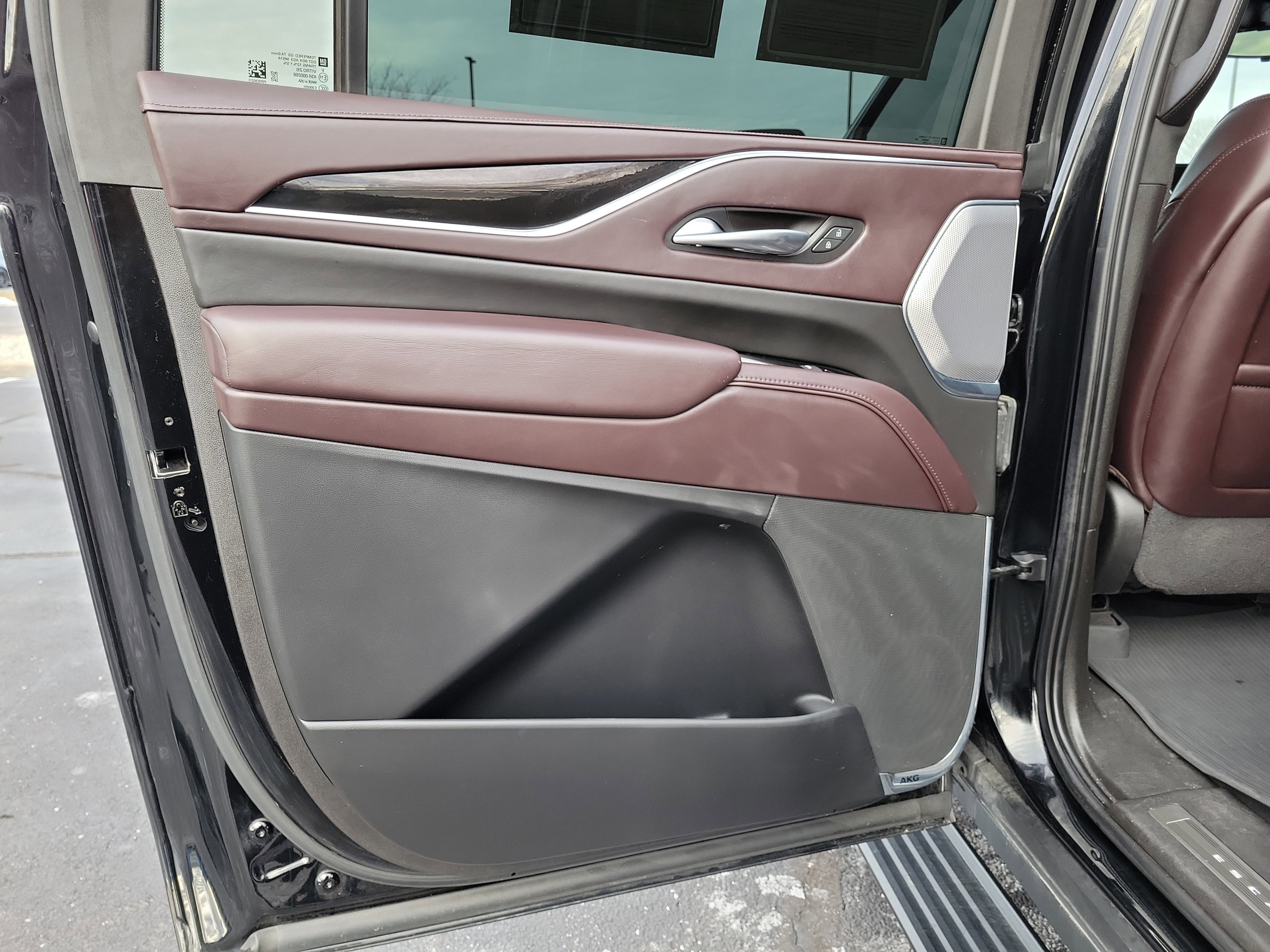 Used 2021 Cadillac Escalade ESV Sport Platinum image 9