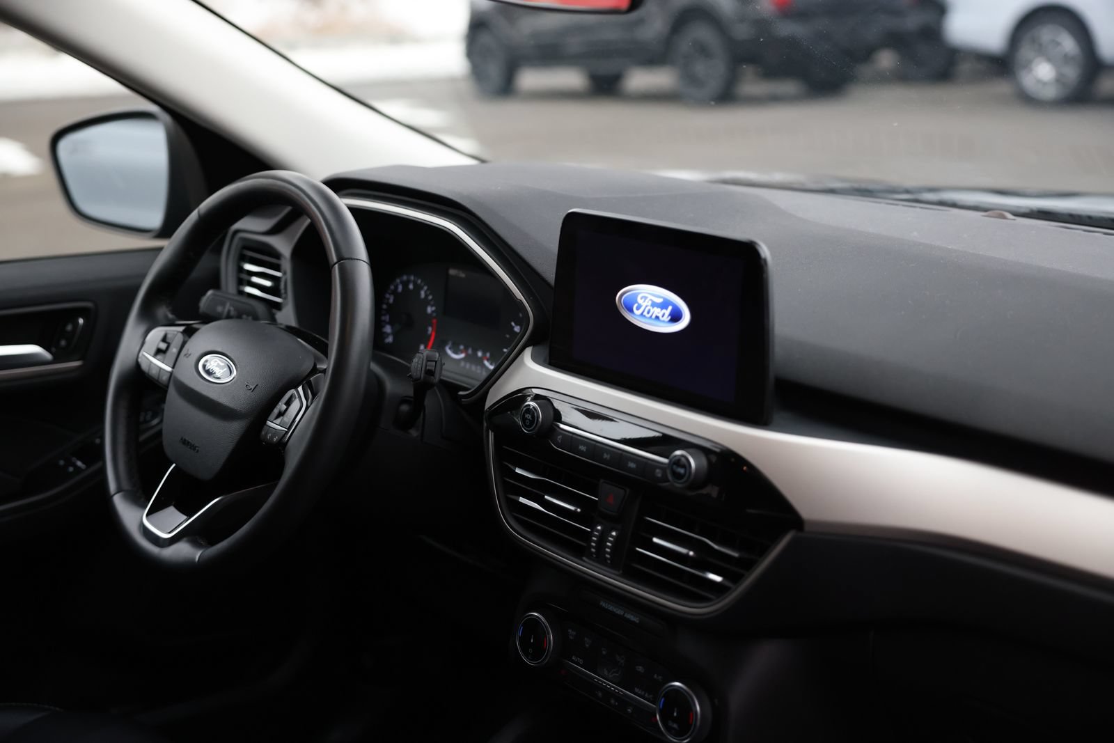 Certified 2022 Ford Escape SEL AWD/4WD image 10