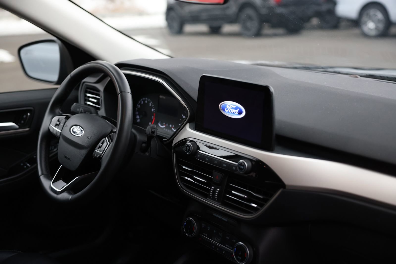 Certified 2022 Ford Escape SEL AWD/4WD image 10