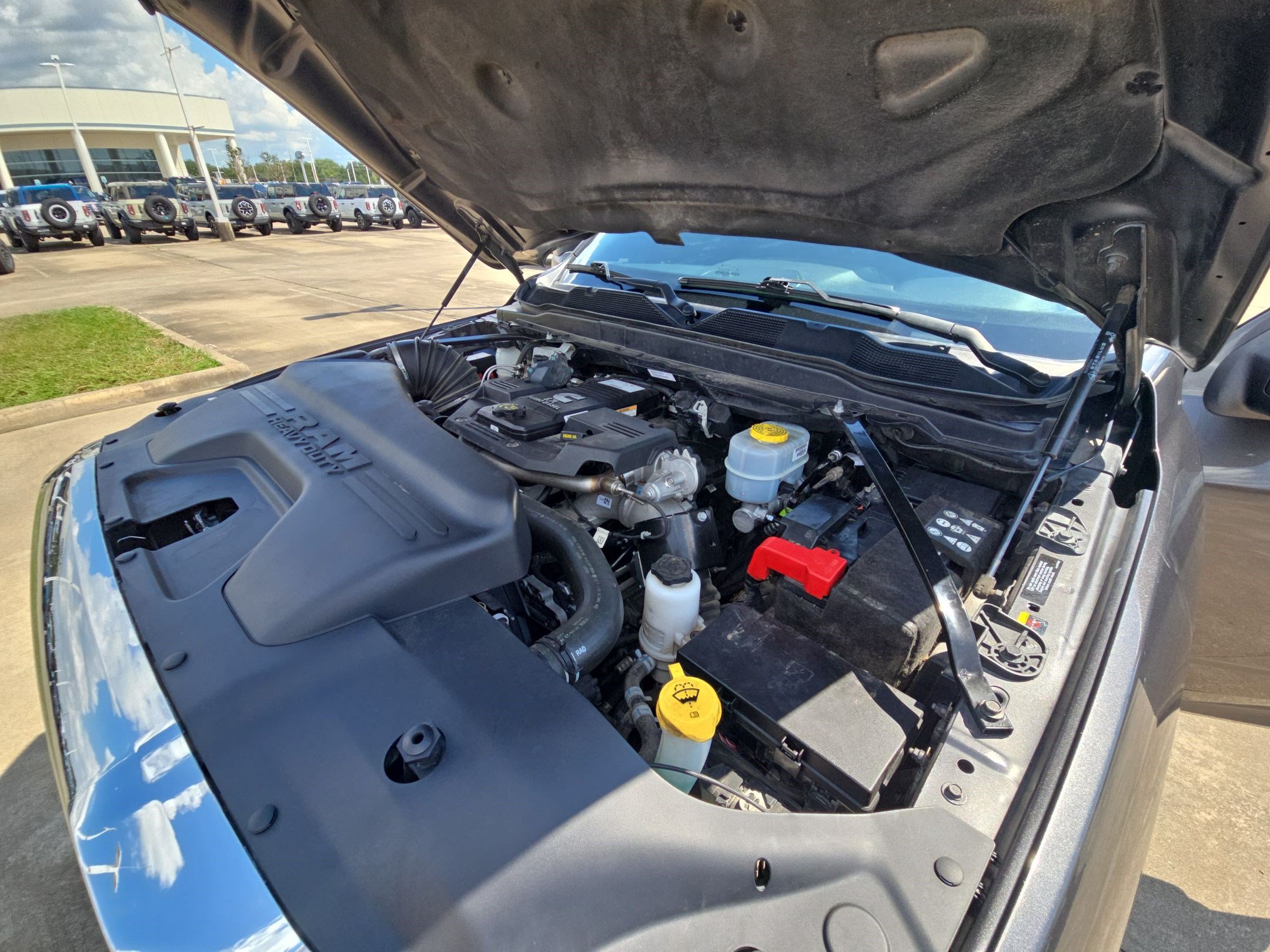 Used 2024 RAM 2500 Tradesman w/ Chrome Appearance Group AWD/4WD image 29