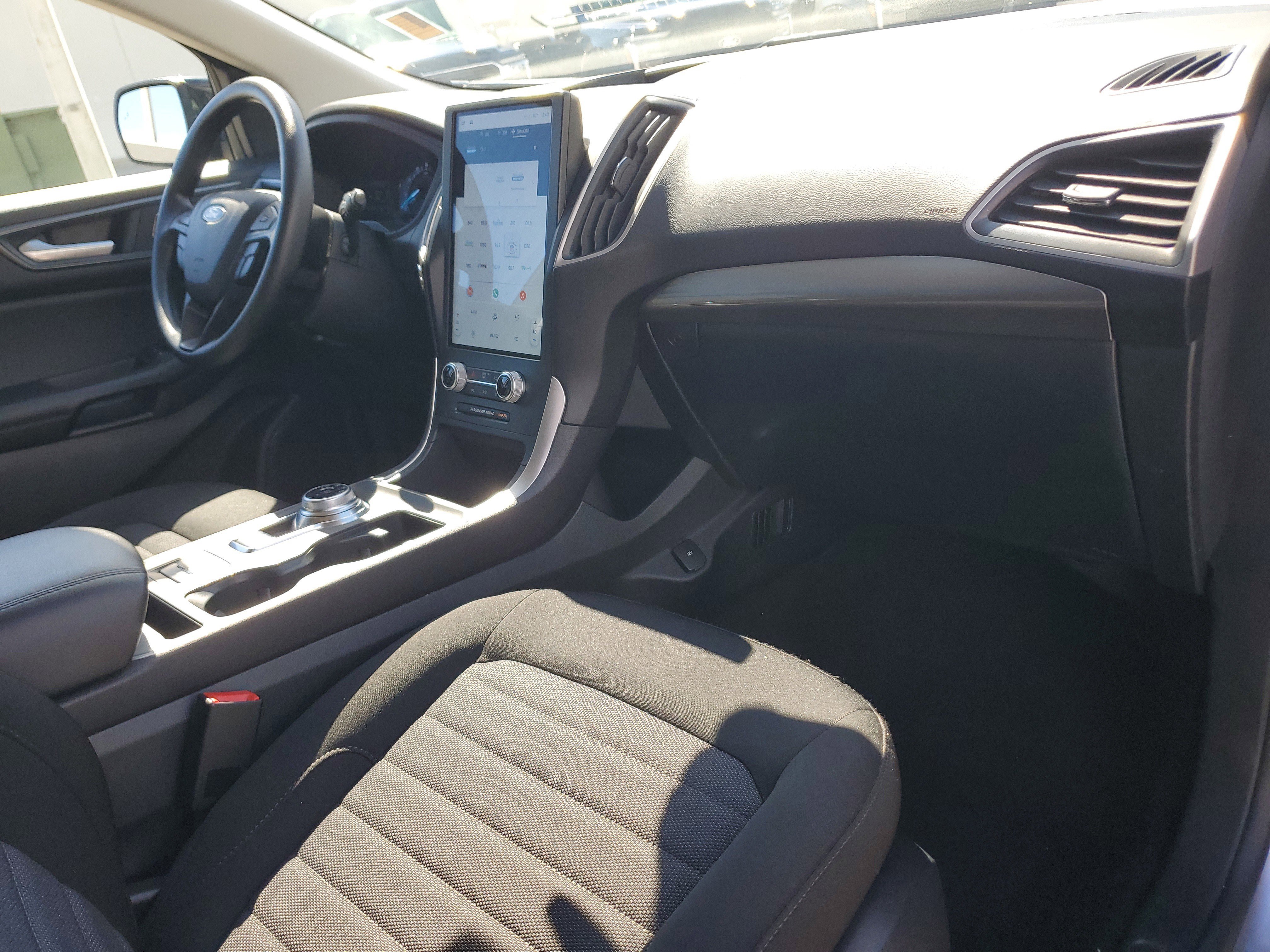 Certified 2024 Ford Edge SE w/ Black Appearance Package image 17