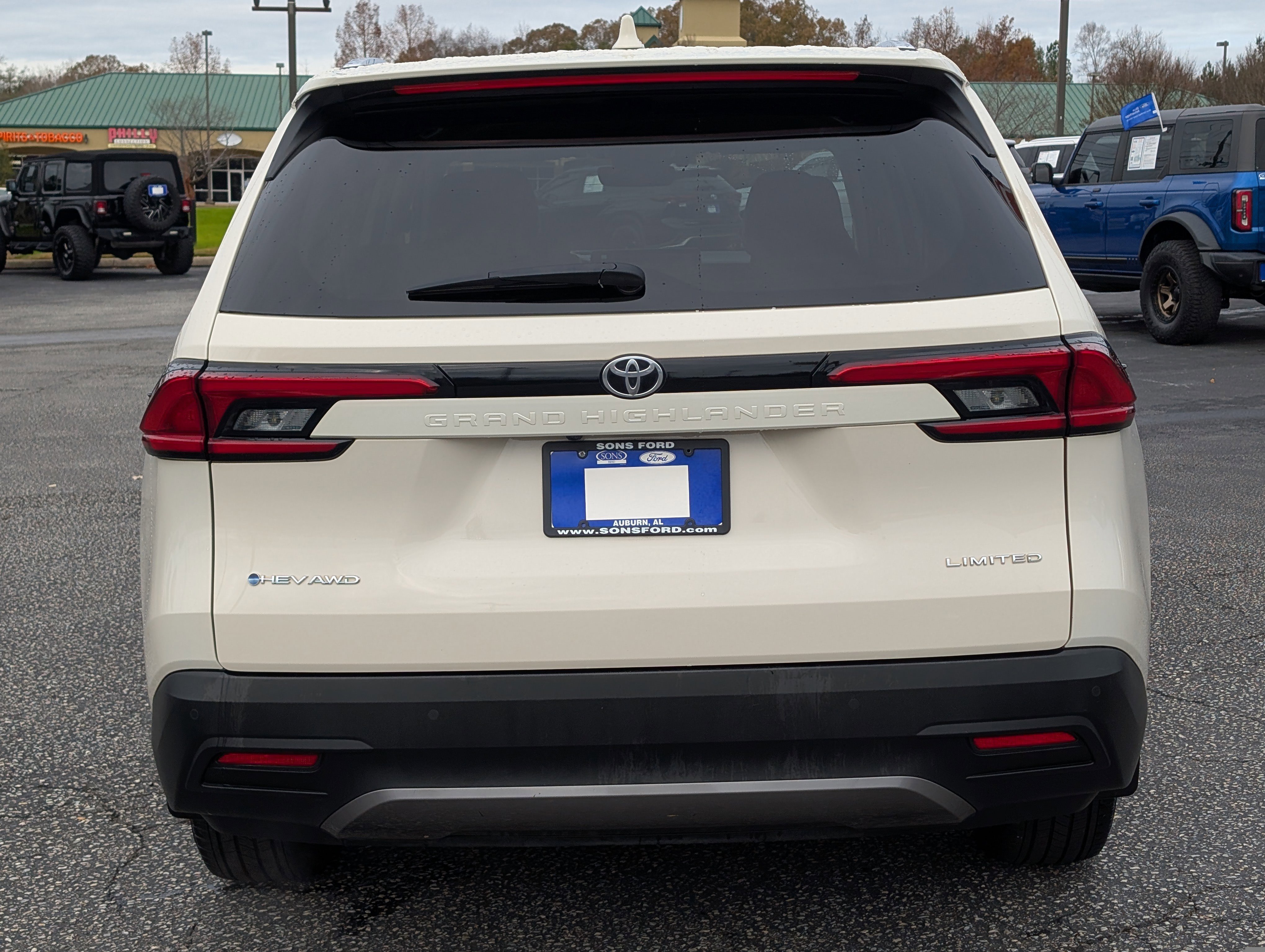 Used 2024 Toyota Grand Highlander Limited image 10