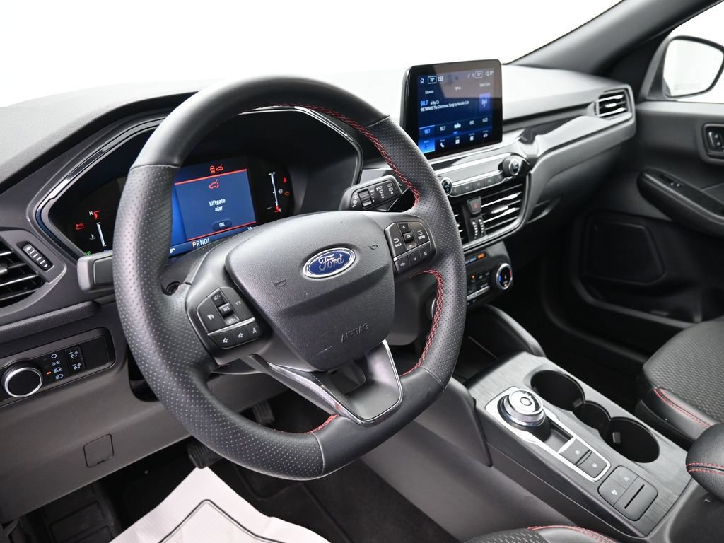 Certified 2025 Ford Escape ST-Line AWD/4WD image 15