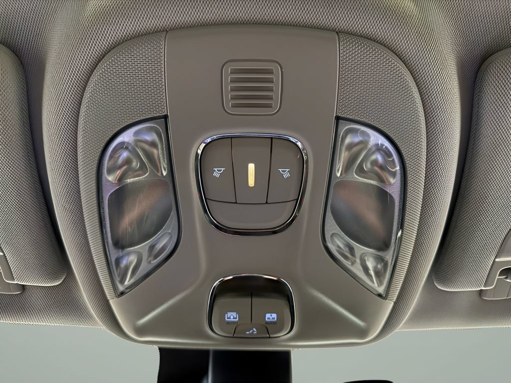 Used 2022 Jeep Compass Latitude w/ Sun and Sound Group AWD/4WD image 26
