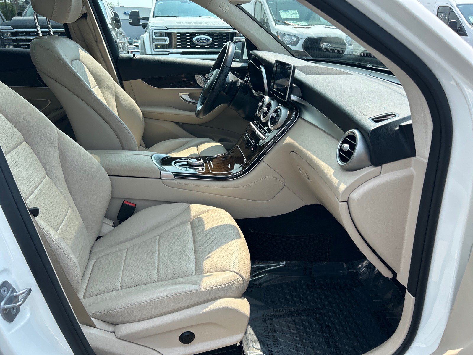 Used 2018 Mercedes-Benz GLC 300 4MATIC image 19
