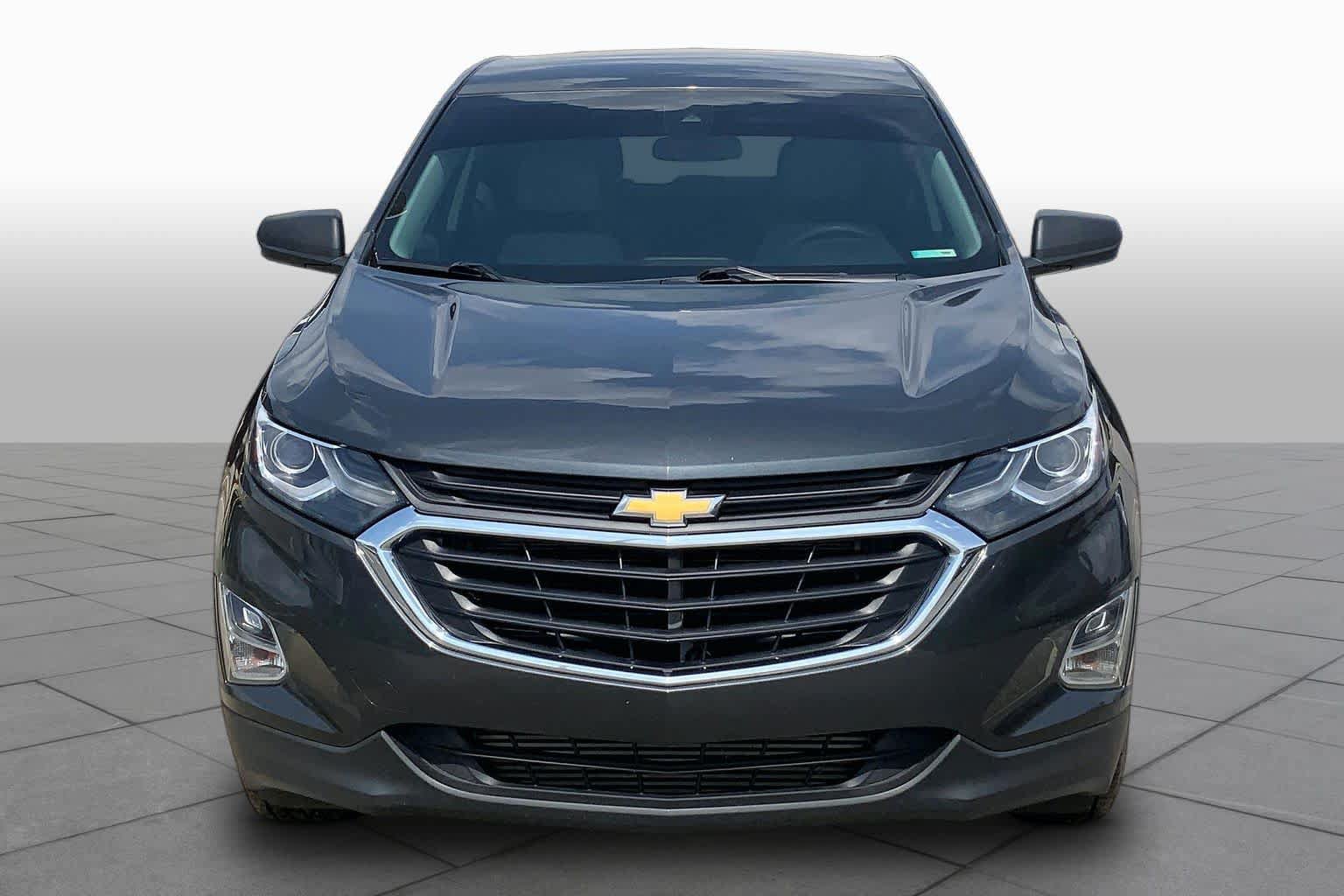 Used 2020 Chevrolet Equinox LS w/ LS Convenience Package FWD image 4