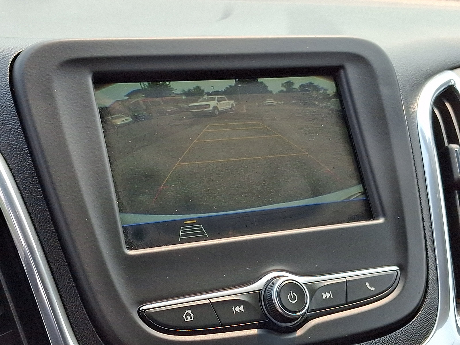 Used 2019 Chevrolet Equinox LT FWD image 18