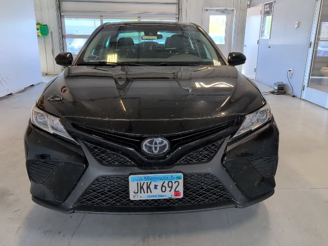 Used 2019 Toyota Camry SE FWD image 8