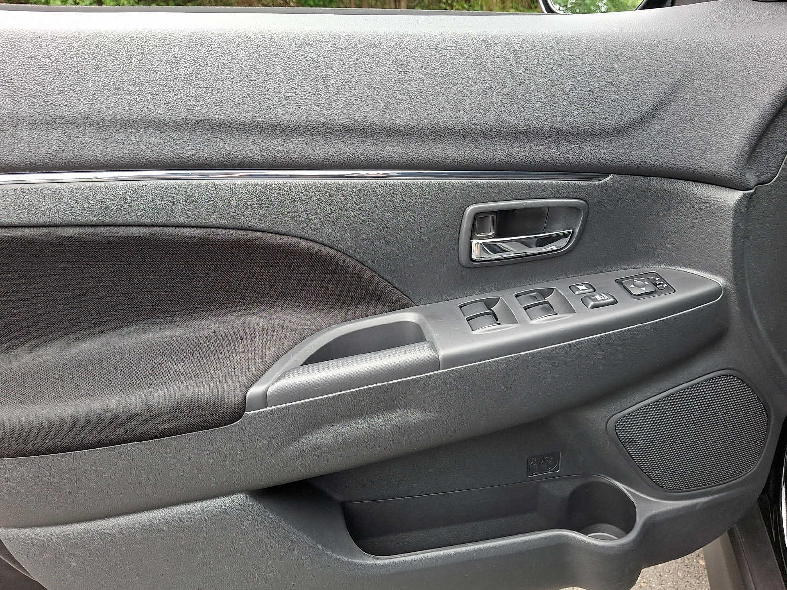 Used 2025 Mitsubishi Outlander Sport LE AWD/4WD image 12