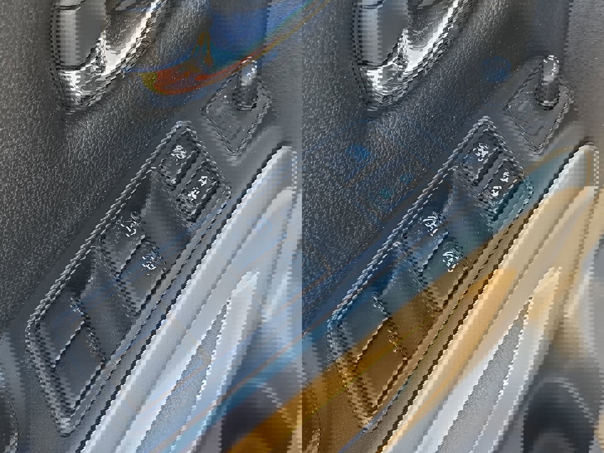 Used 2017 Nissan Titan SV image 13