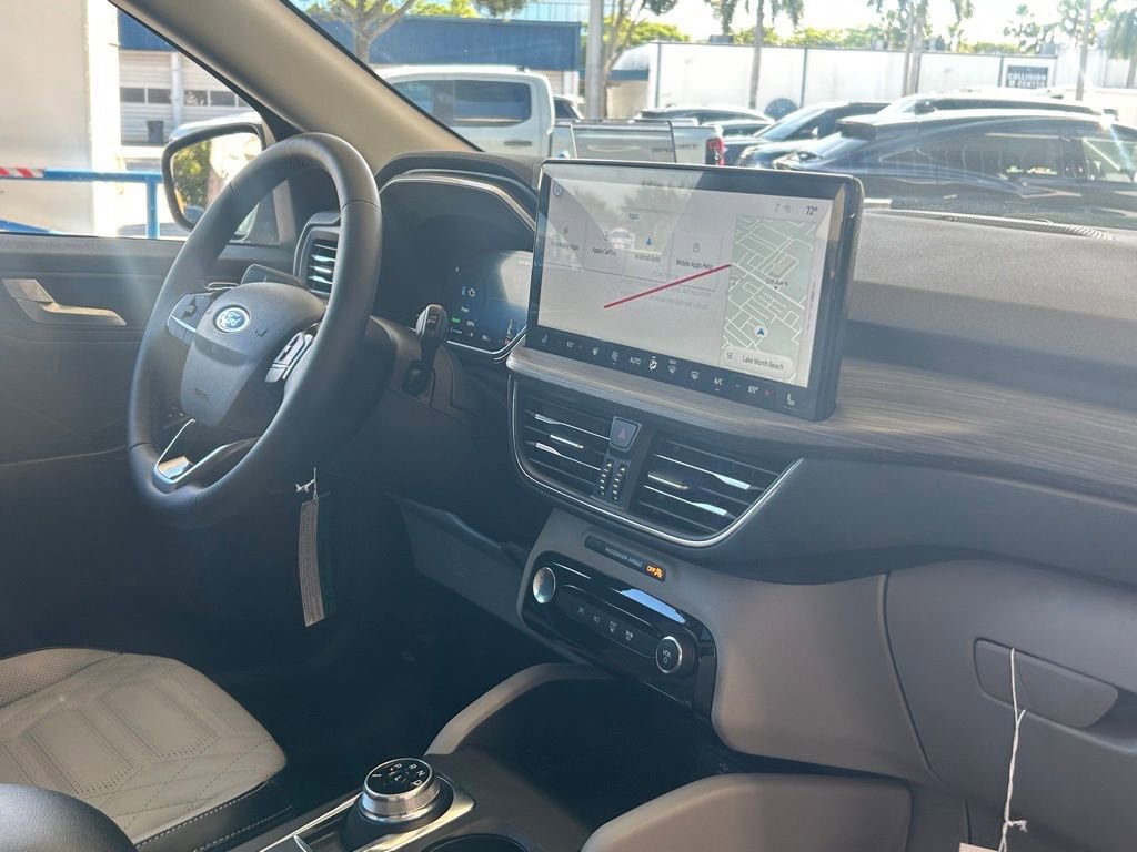 Certified 2024 Ford Escape SE w/ PHEV Premium Package FWD image 29