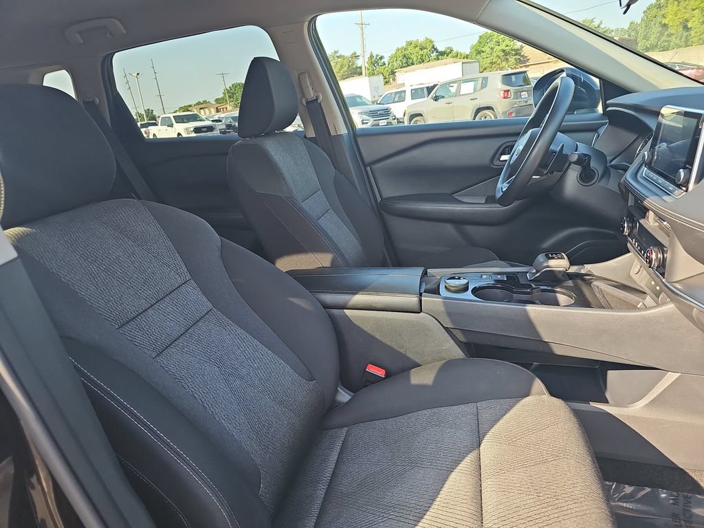 Used 2024 Nissan Rogue SV AWD/4WD image 10