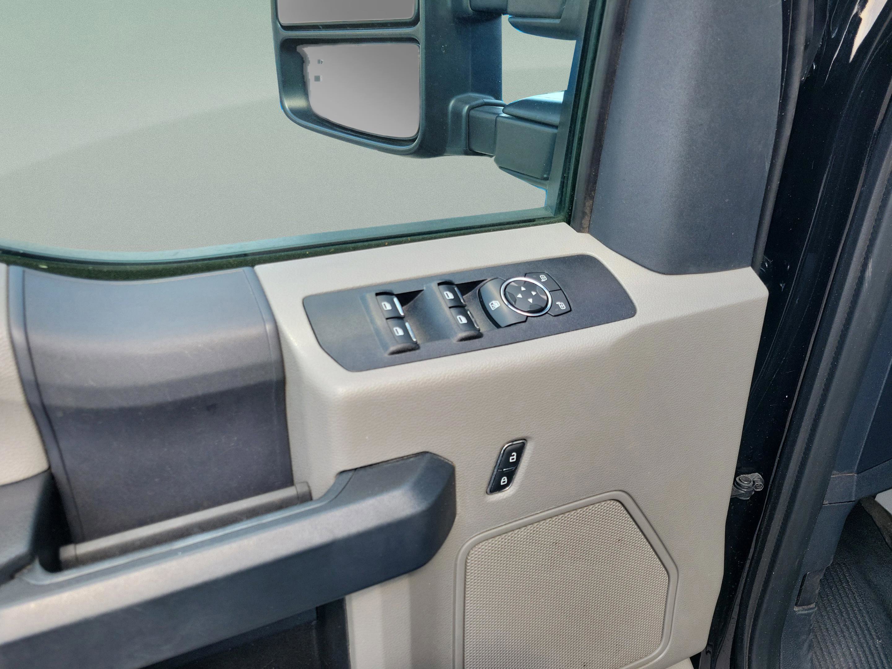 Certified 2022 Ford F350 XL w/ Power Equipment Group image 28