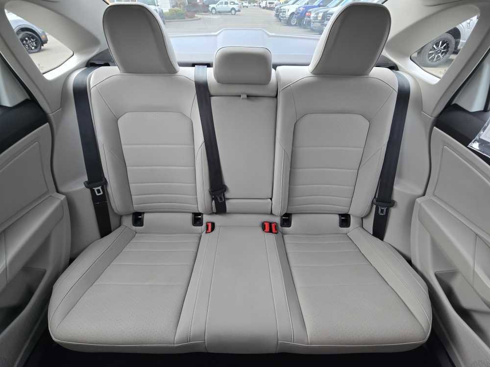 Used 2023 Volkswagen Jetta SE image 18