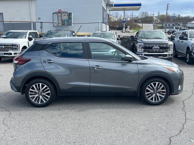 Used 2021 Nissan Kicks SV image 2