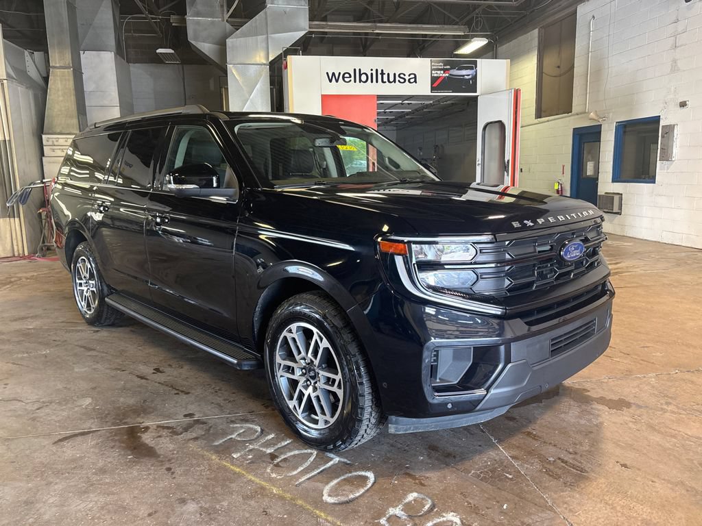 Certified 2025 Ford Expedition Max Active AWD/4WD image 3
