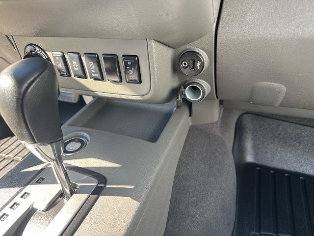 Used 2021 Nissan Frontier SV w/ Midnight Edition Floor Mats AWD/4WD image 26