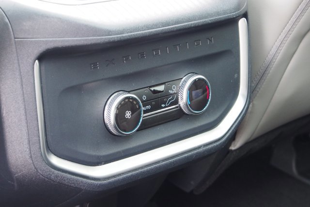 Certified 2025 Ford Expedition Active image 25
