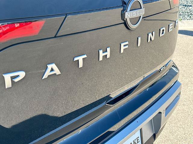 Used 2023 Nissan Pathfinder SL AWD/4WD image 22