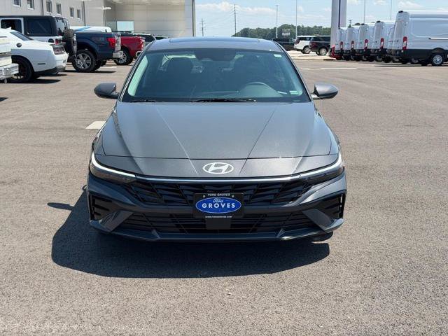 Used 2024 Hyundai Elantra SEL w/ Convenience Package FWD image 2