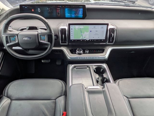 Certified 2025 Ford Expedition Platinum AWD/4WD image 15