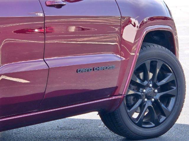 Used 2019 Jeep Grand Cherokee Altitude AWD/4WD image 14