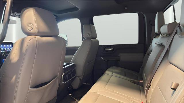 Used 2023 GMC Sierra 3500 SLT AWD/4WD image 16