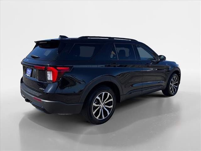 Certified 2025 Ford Explorer ST-Line image 4
