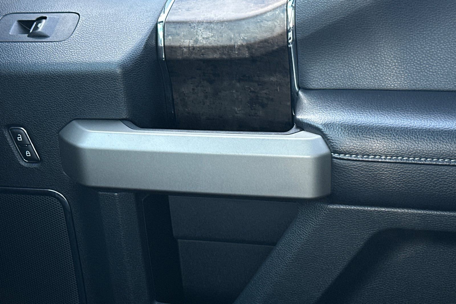 Certified 2022 Ford F250 Lariat w/ Lariat Ultimate Package image 18