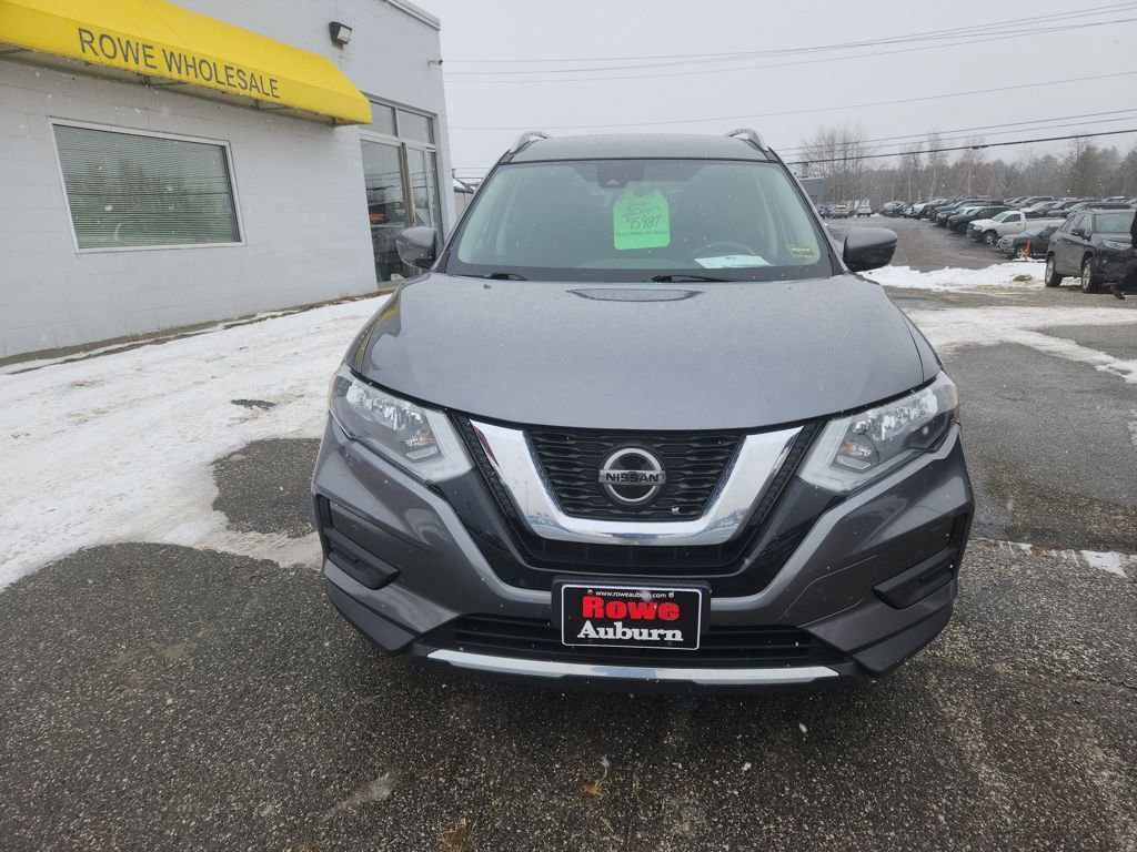 Used 2019 Nissan Rogue SV image 2