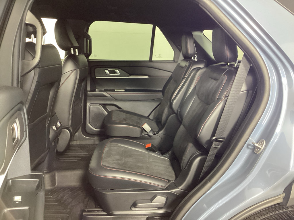 Certified 2025 Ford Explorer ST AWD/4WD image 15