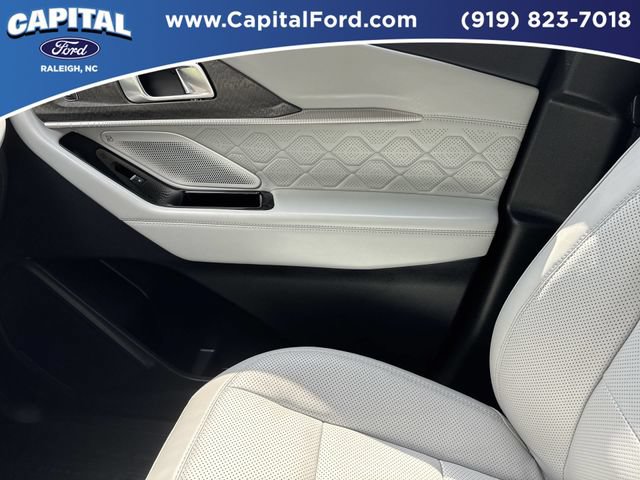 Certified 2025 Ford Explorer Platinum w/ Ultimate Package AWD/4WD image 29