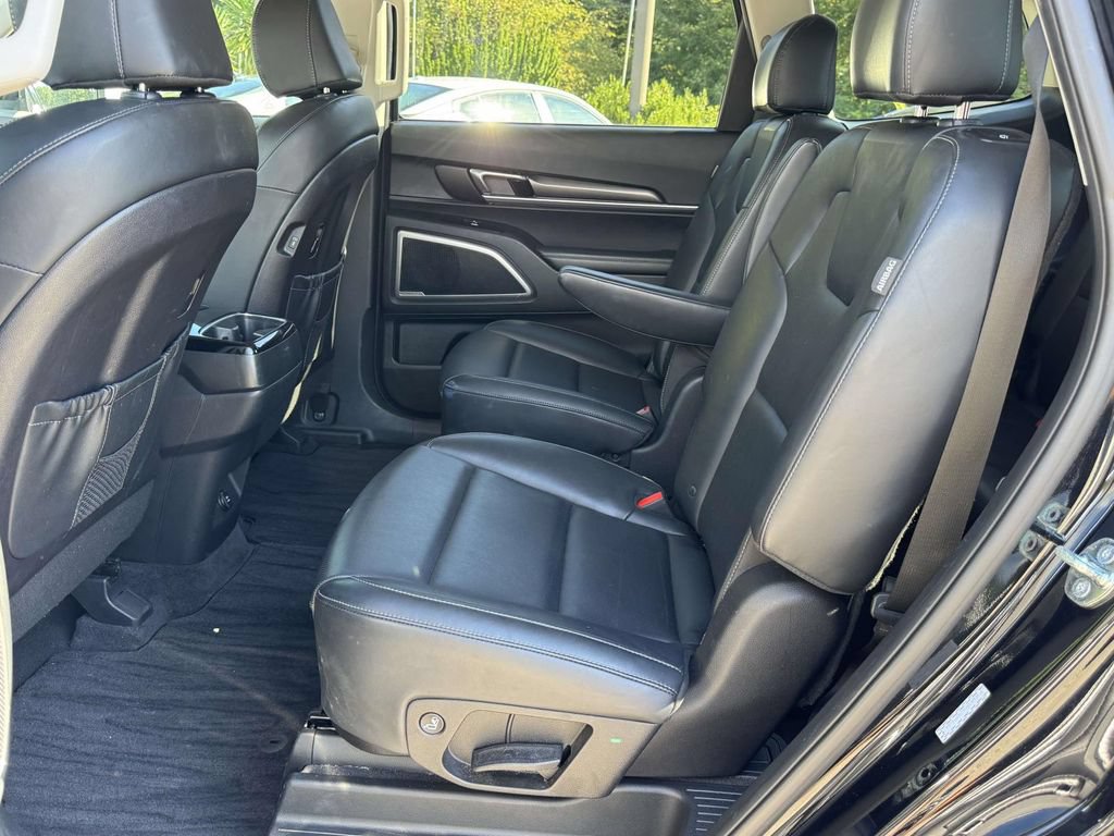 Used 2025 Kia Telluride S AWD/4WD image 19