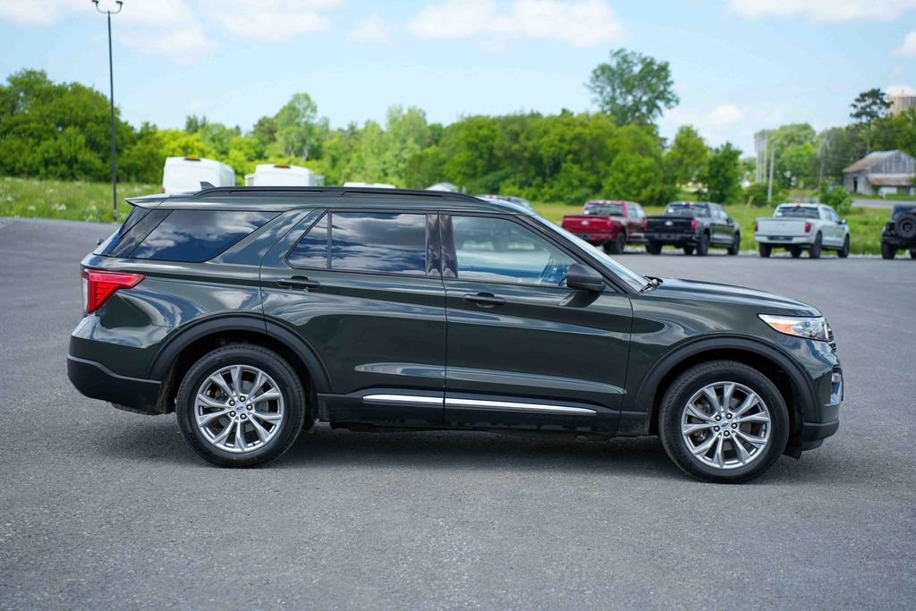 Certified 2023 Ford Explorer XLT w/ Equipment Group 202A AWD/4WD image 4